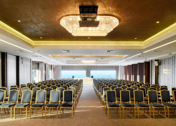 Mediterranean Palace Hotell 5*