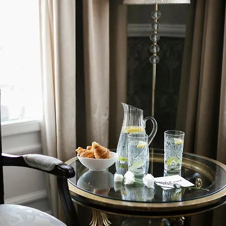 מלון Mediterranean Palace