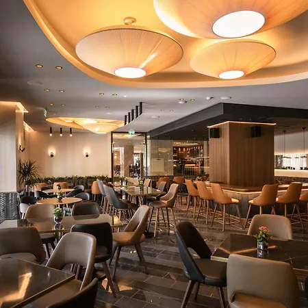 호텔 메디터레니안 팔라스 테살로니키