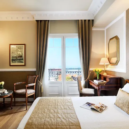 מלון Mediterranean Palace