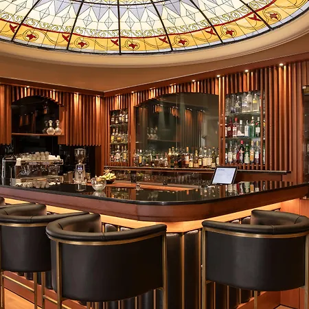 מלון Mediterranean Palace