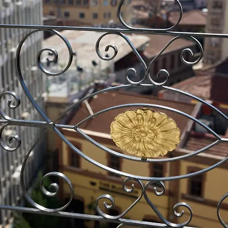 호텔 메디터레니안 팔라스 테살로니키