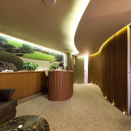 Hotel Mediterranean Palace 5*